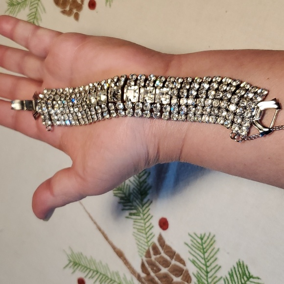 Weiss Rhinstone Bracelet - Picture 6 of 9